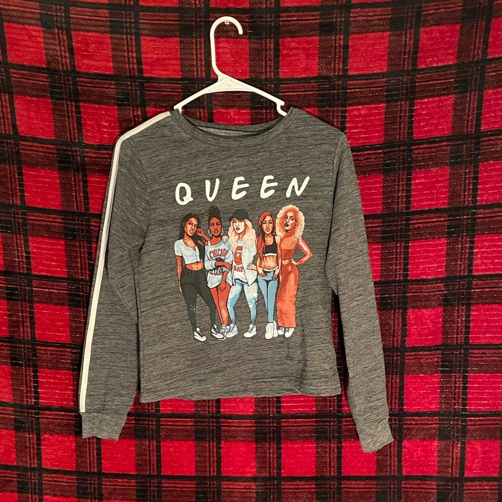 Women’s small Queen sweater 
#fashion #women
